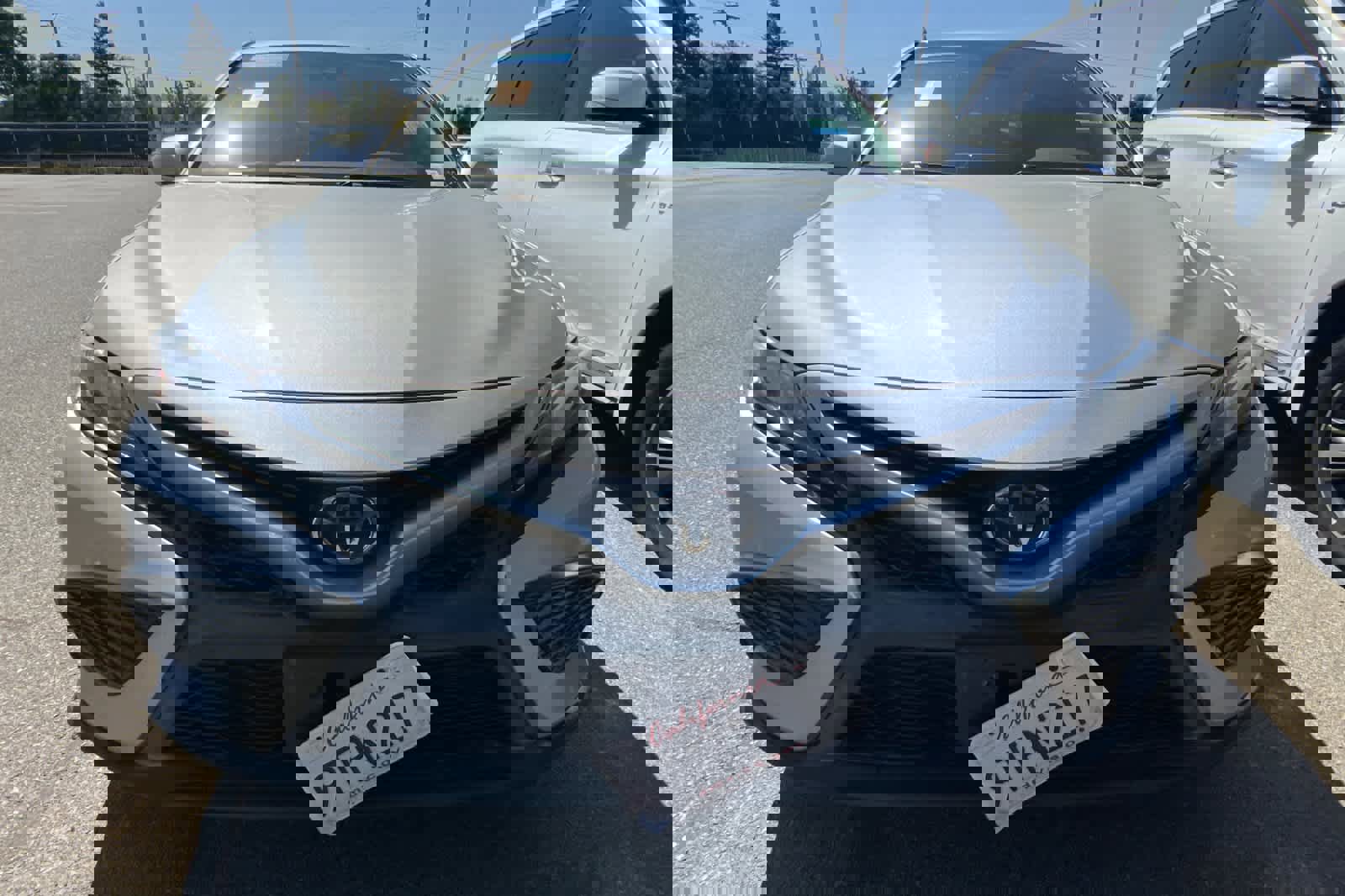 Used 2021 Toyota Camry SE w/ Convenience Package image 2