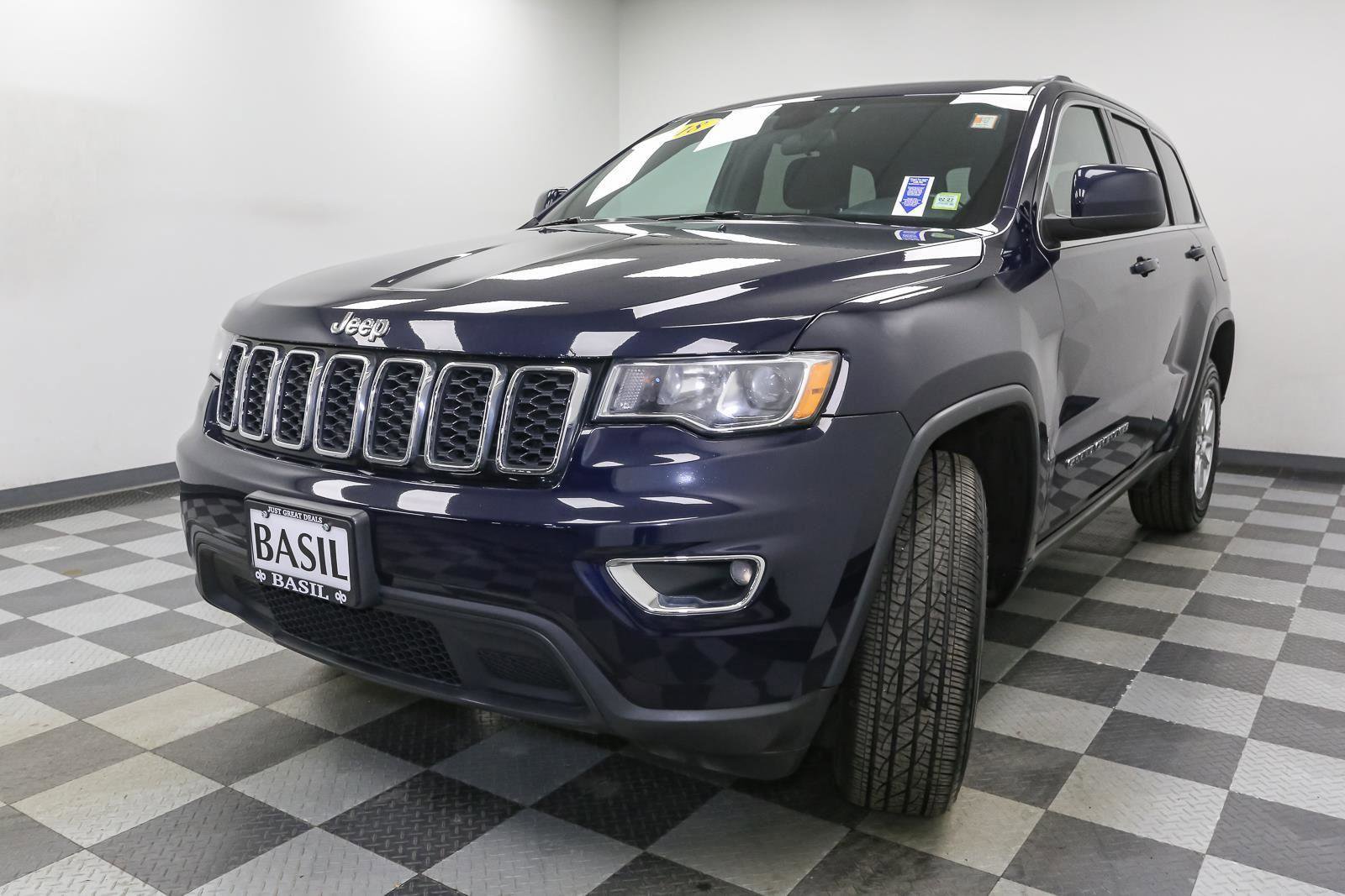 Used 2018 Jeep Grand Cherokee Laredo image 4