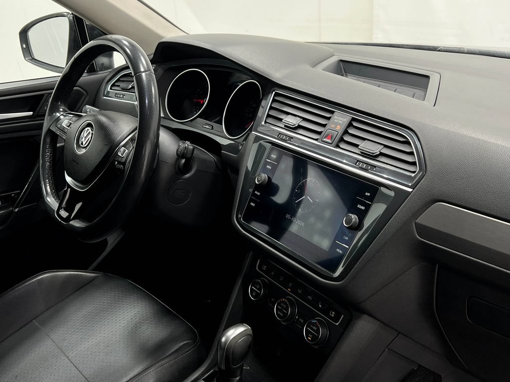 Used 2020 Volkswagen Tiguan SE AWD/4WD image 19