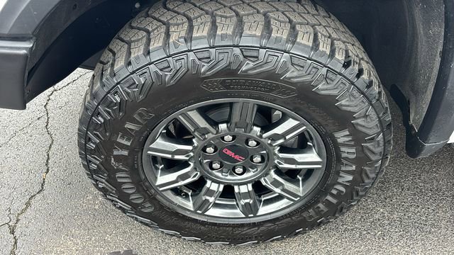 Used 2025 GMC Sierra 1500 AT4X image 40