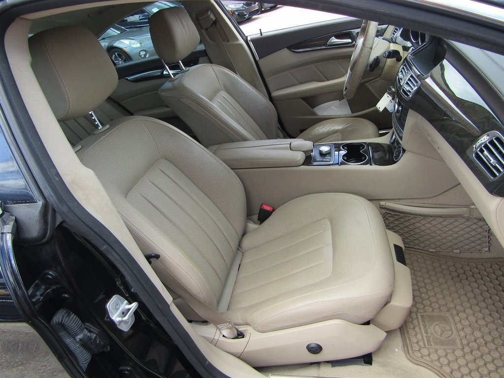 Used 2014 Mercedes-Benz CLS 550 4MATIC image 5