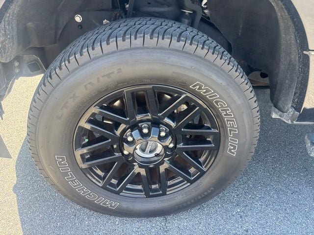 Used 2022 Ford F350 XLT w/ Black Appearance Package AWD/4WD image 30