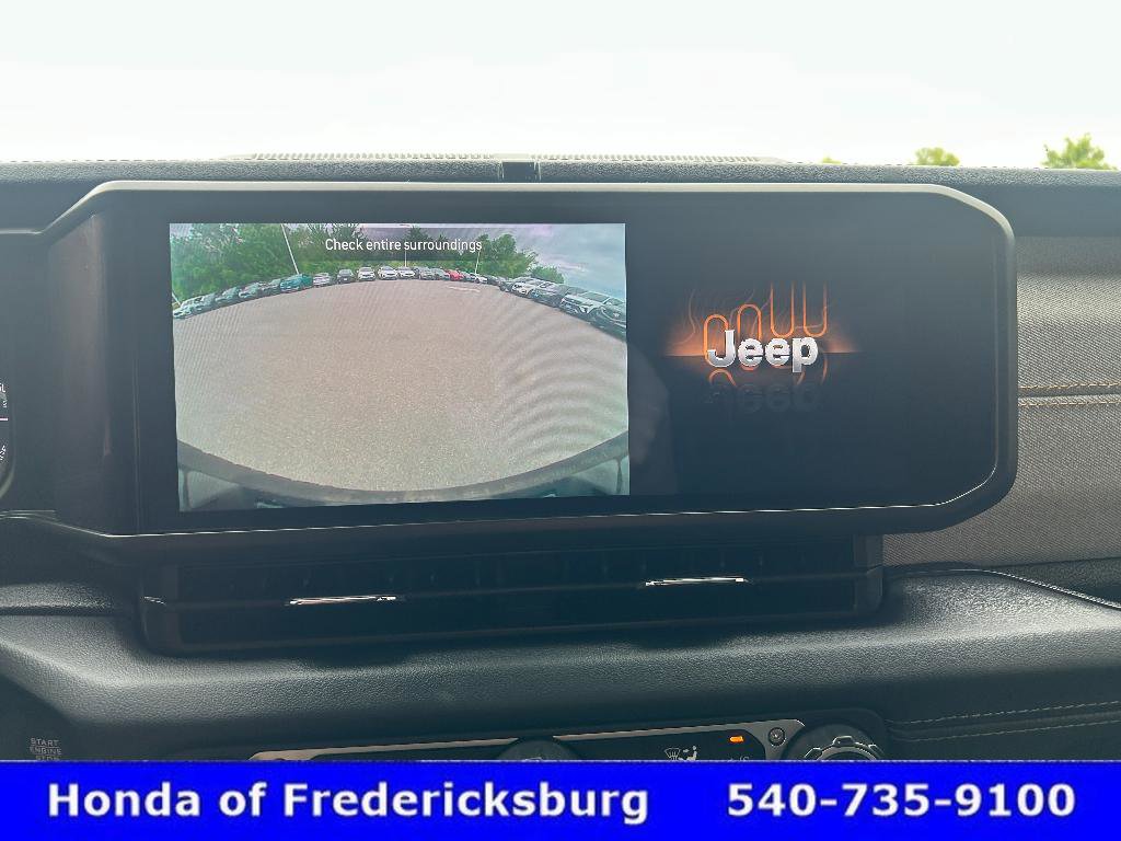 Used 2024 Jeep Wrangler Sahara AWD/4WD image 22