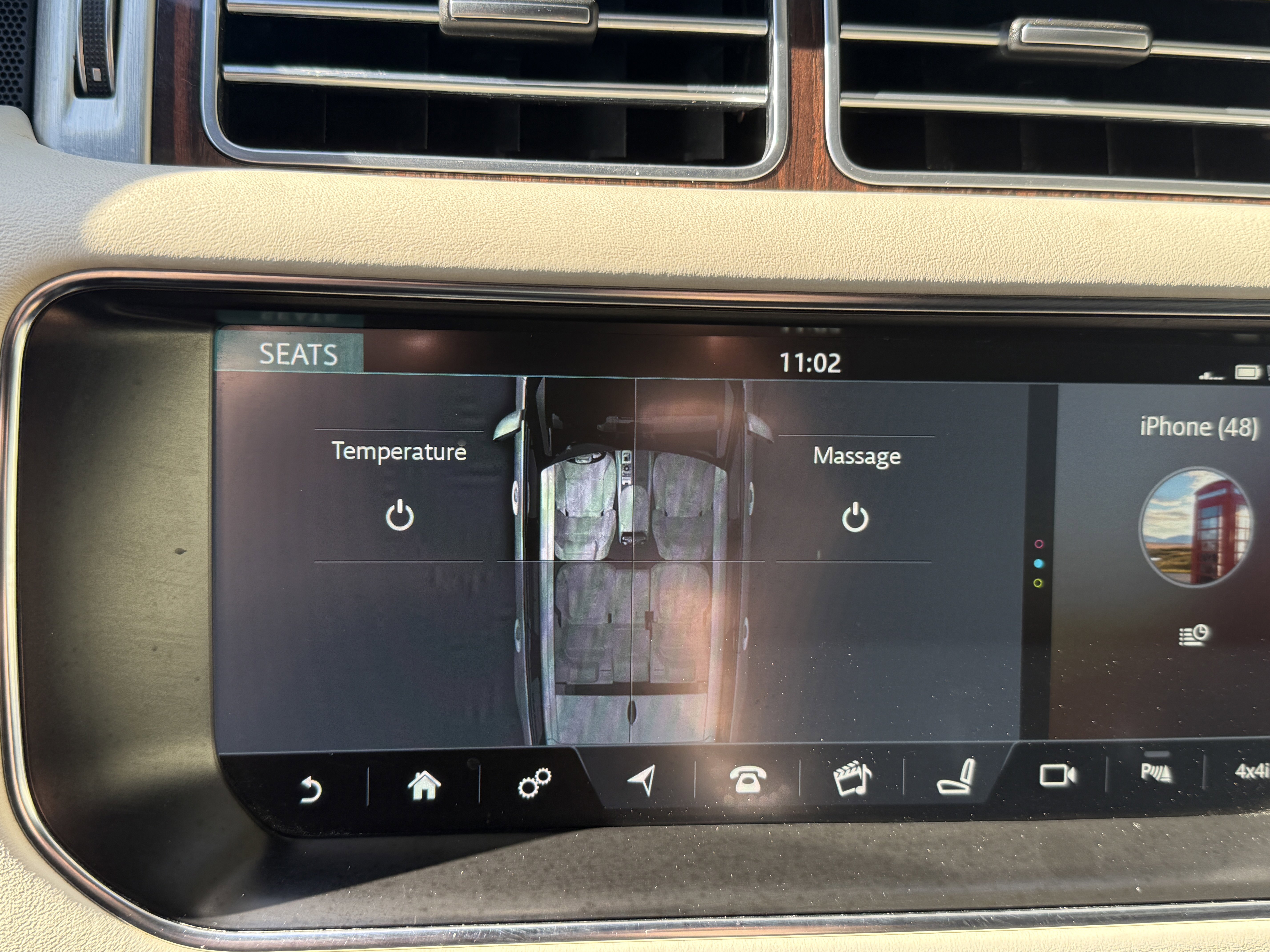 Used 2017 Land Rover Range Rover HSE image 25