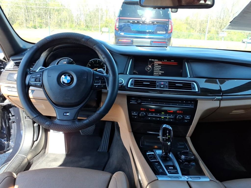 Used 2015 BMW 750Li xDrive AWD/4WD image 7