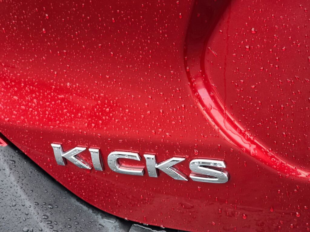 Used 2020 Nissan Kicks SV image 33