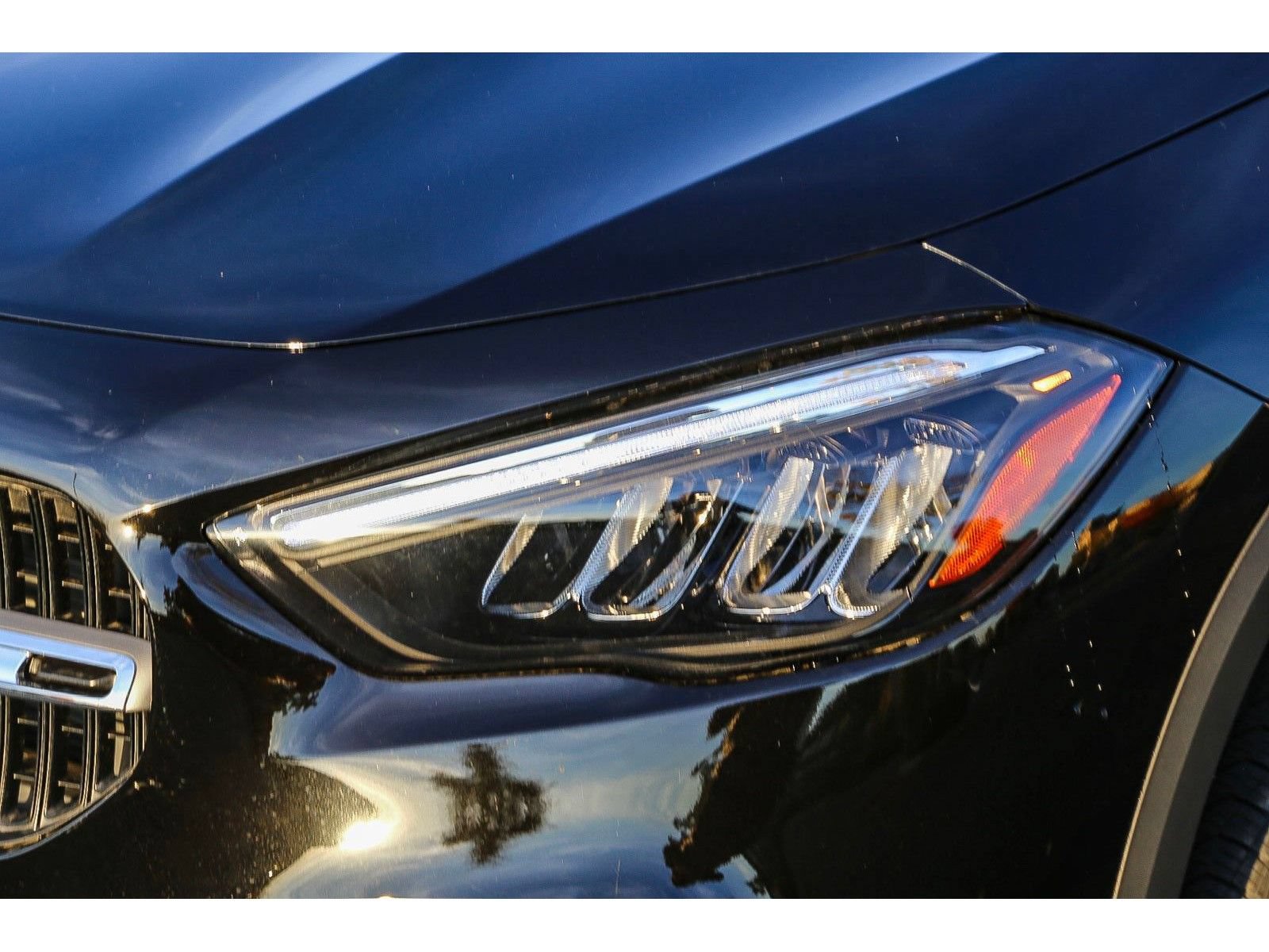 Used 2025 Mercedes-Benz GLA 250 4MATIC image 9