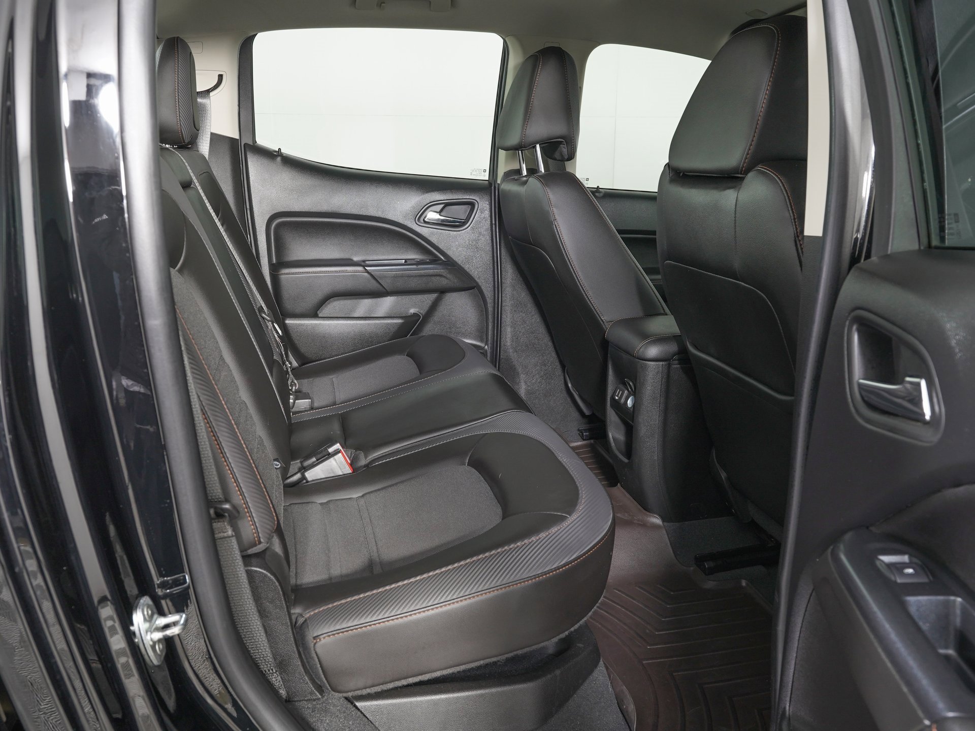 Used 2021 GMC Canyon AT4 w/ Driver Alert Package image 10