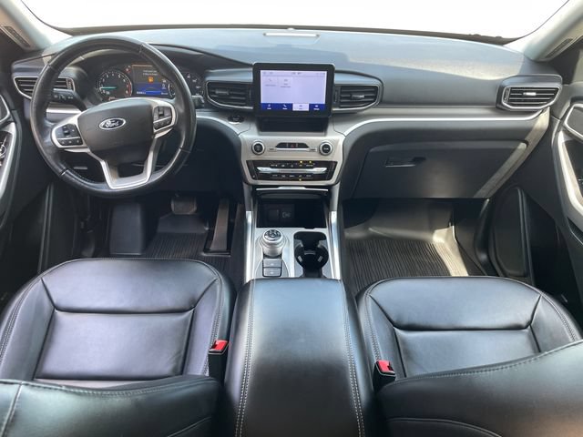 Used 2022 Ford Explorer XLT w/ Equipment Group 202A AWD/4WD image 23