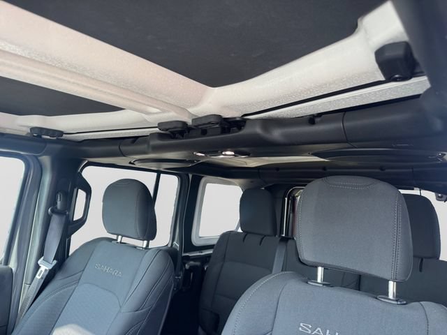 Used 2022 Jeep Wrangler Unlimited Sahara AWD/4WD image 12
