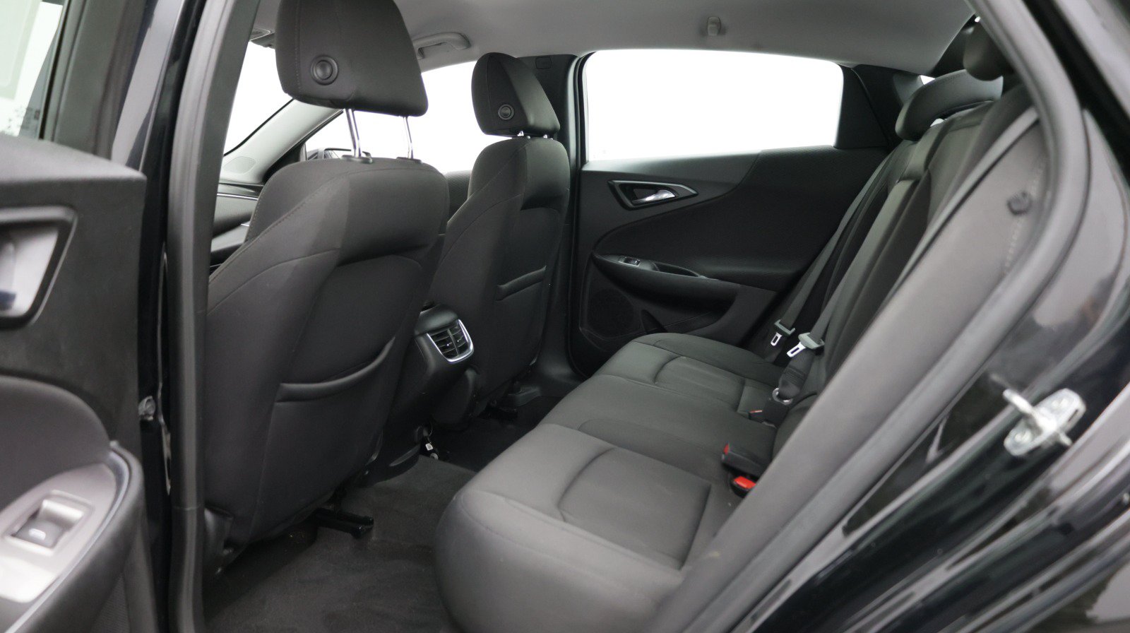 Used 2021 Chevrolet Malibu LT FWD image 24