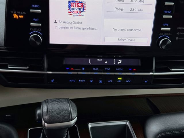 Used 2021 Toyota Sienna XLE FWD image 14