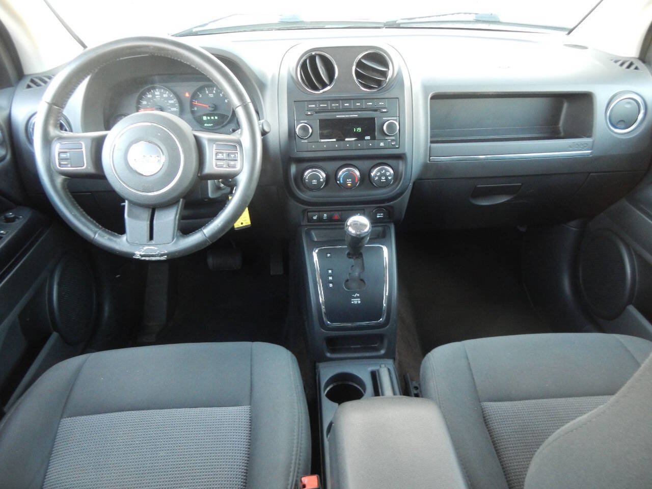 Used 2013 Jeep Compass Latitude AWD/4WD image 2