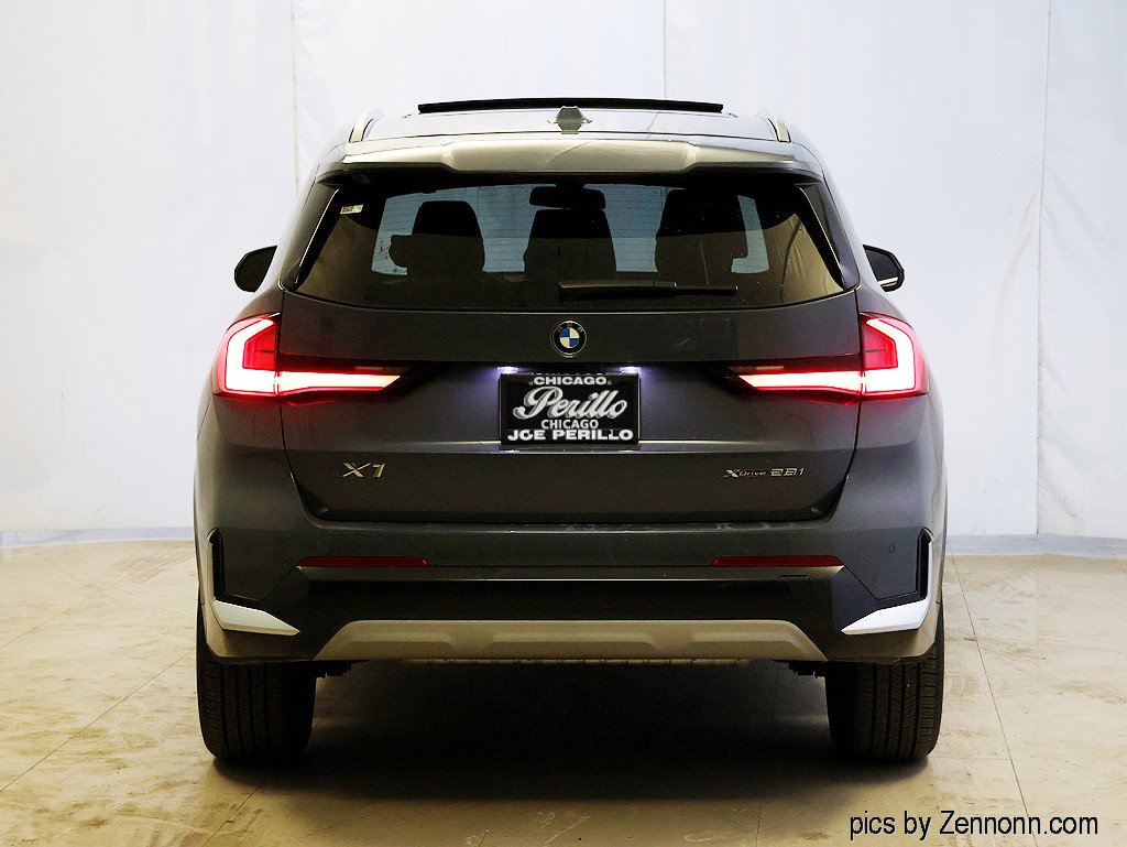 Used 2025 BMW X1 xDrive28i w/ Technology Package image 7