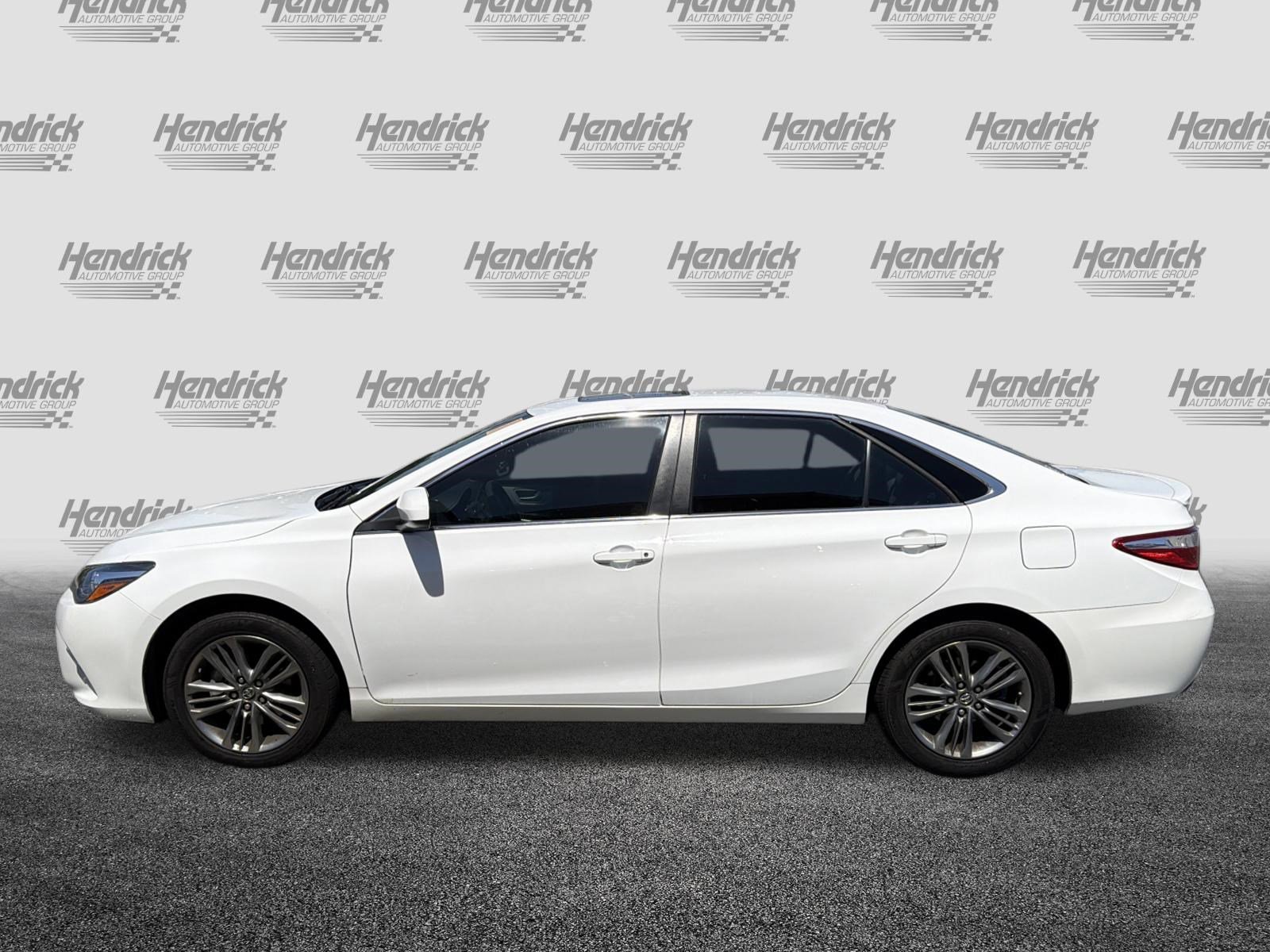 Used 2017 Toyota Camry SE w/ Moonroof Package FWD image 7
