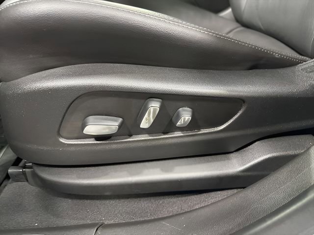 Used 2020 Cadillac XT5 Premium Luxury FWD image 12