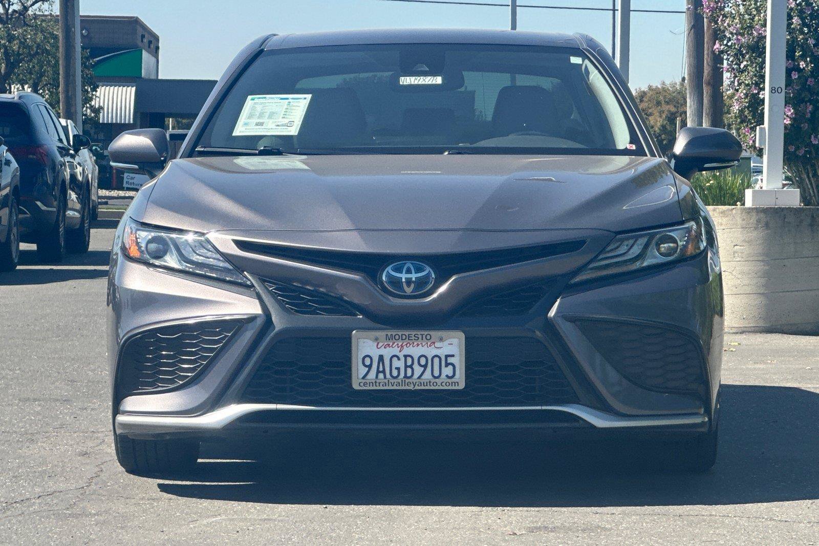 Used 2022 Toyota Camry XSE FWD image 8