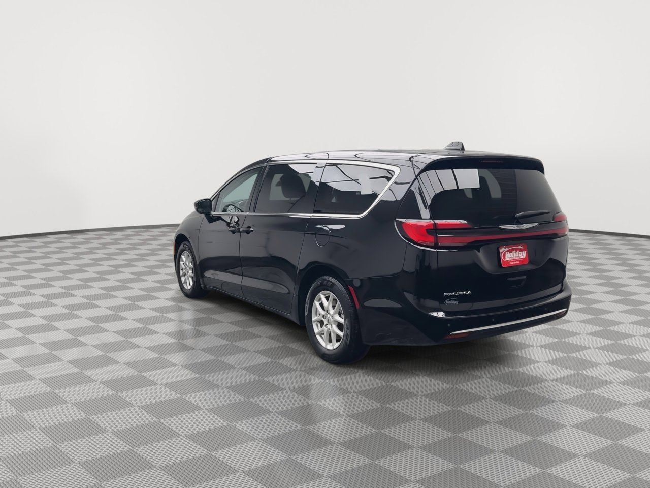 Used 2024 Chrysler Pacifica Touring-L FWD image 37