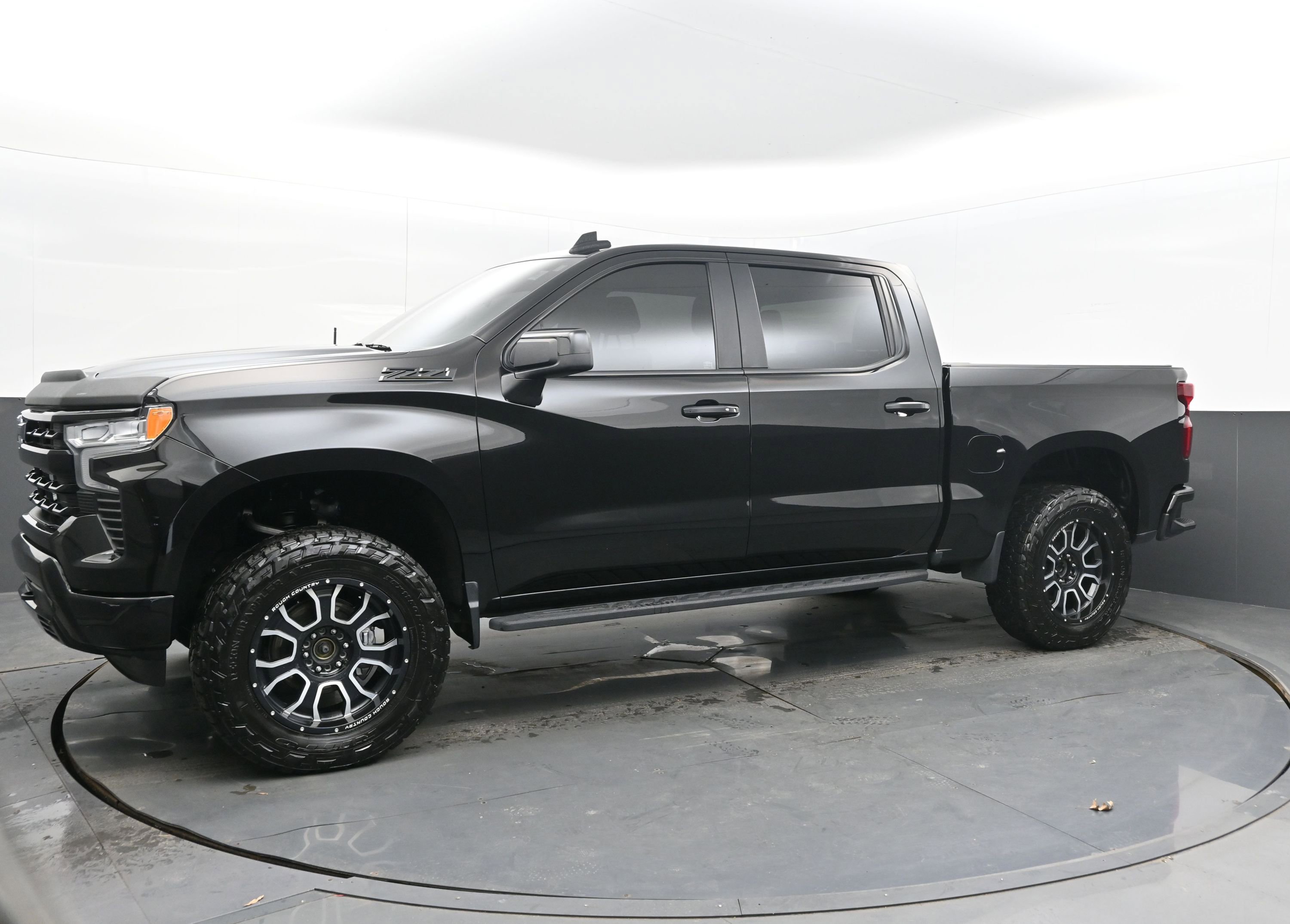 Used 2023 Chevrolet Silverado 1500 RST w/ Z71 Off-Road Package image 5