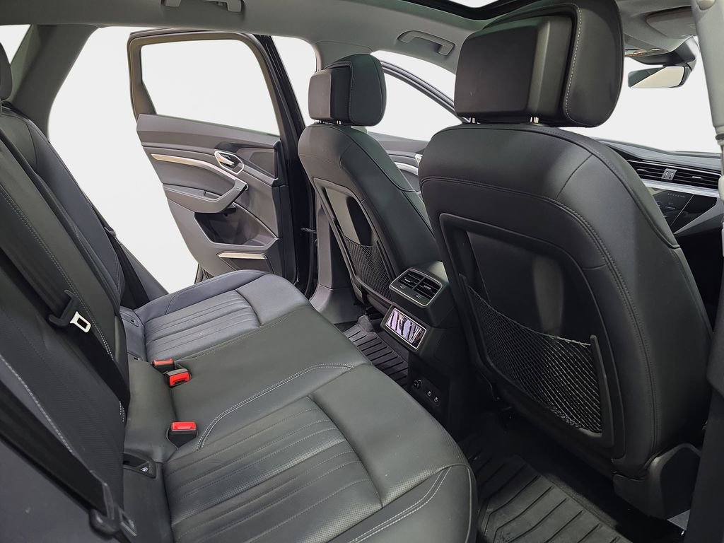 Used 2023 Audi e-tron Premium Plus w/ Premium Plus Package image 13