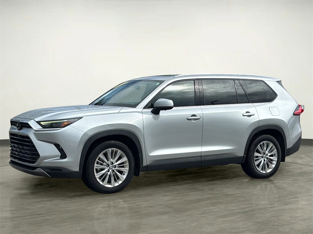 Used 2024 Toyota Grand Highlander XLE image 3