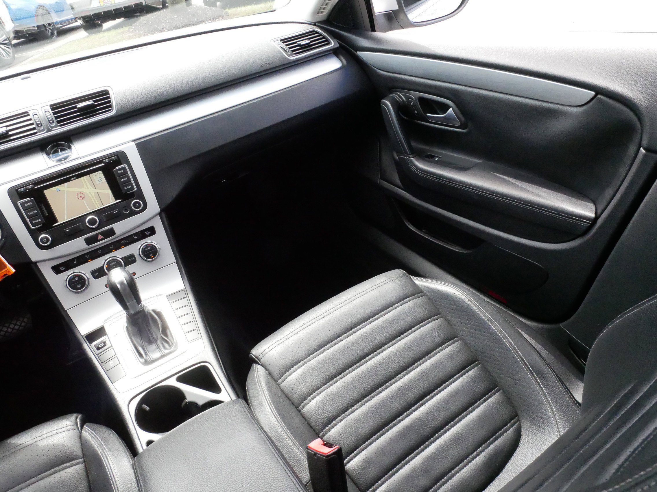 Used 2014 Volkswagen CC R-Line FWD image 11