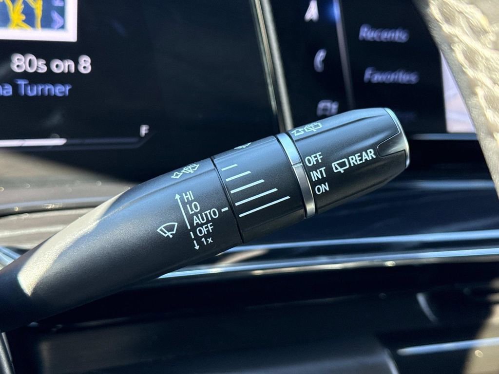 Certified 2023 Cadillac Escalade ESV V w/ LPO, ONYX Package image 27