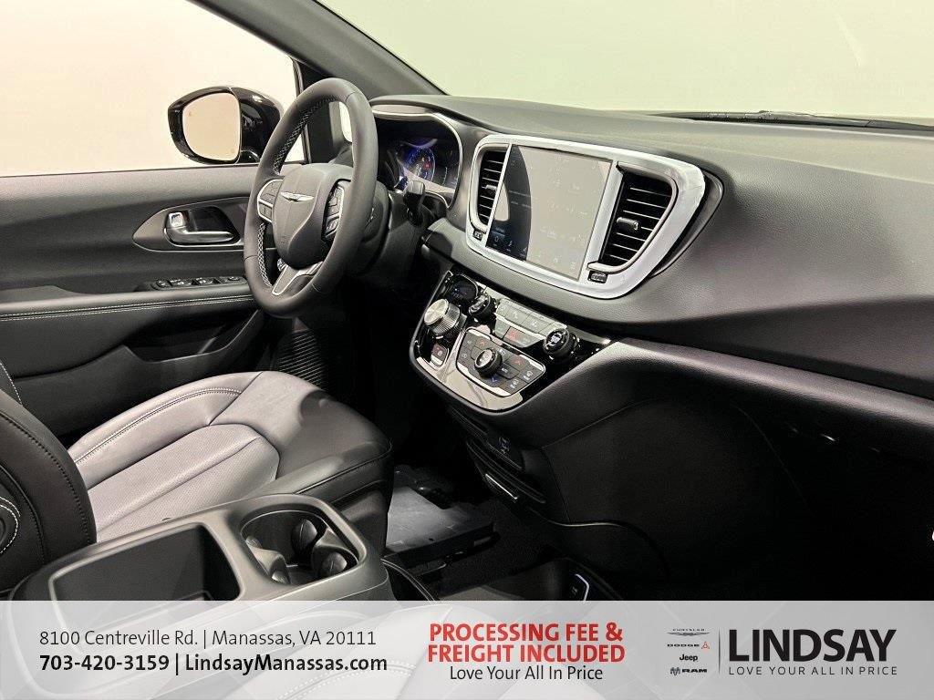 New 2026 Chrysler Voyager LX image 34