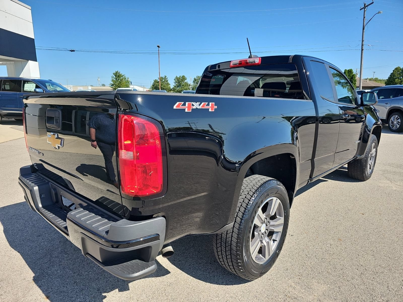 Used 2018 Chevrolet Colorado W/T w/ Custom Special Edition AWD/4WD image 7