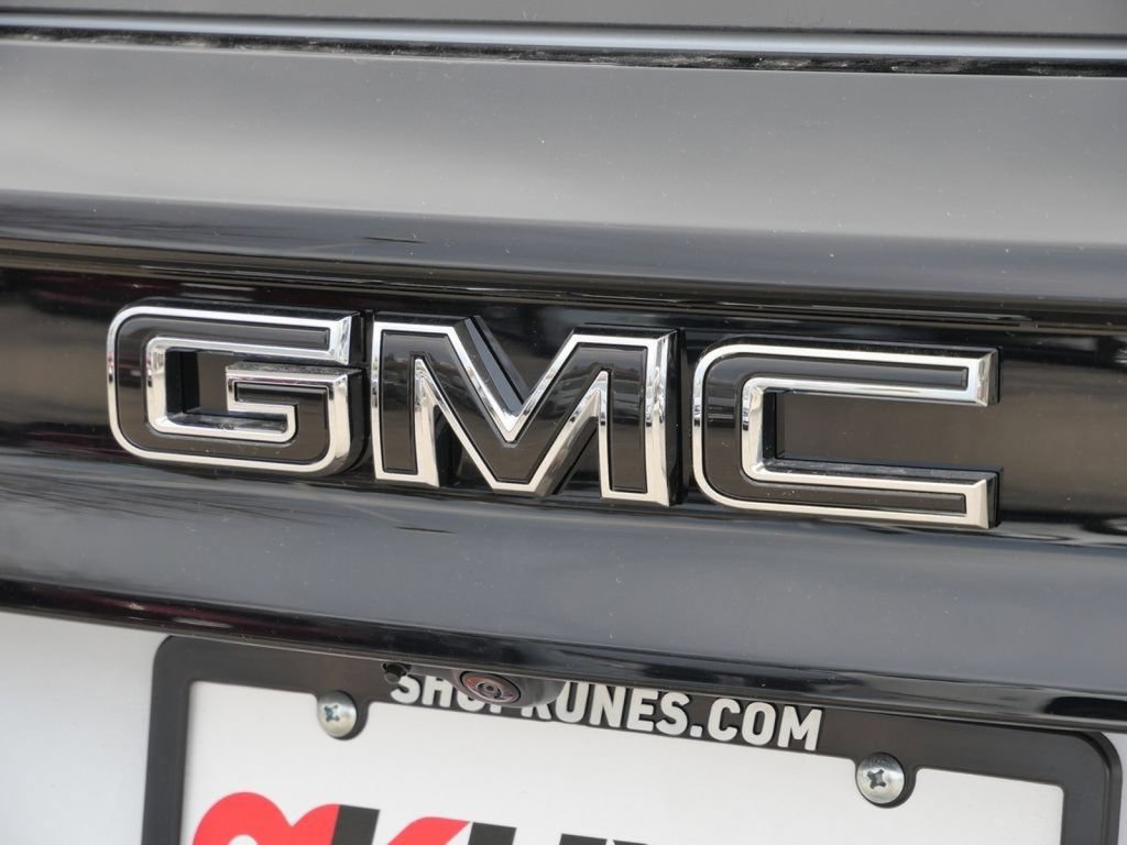 New 2026 GMC Acadia Elevation w/ Black Edition AWD/4WD image 13