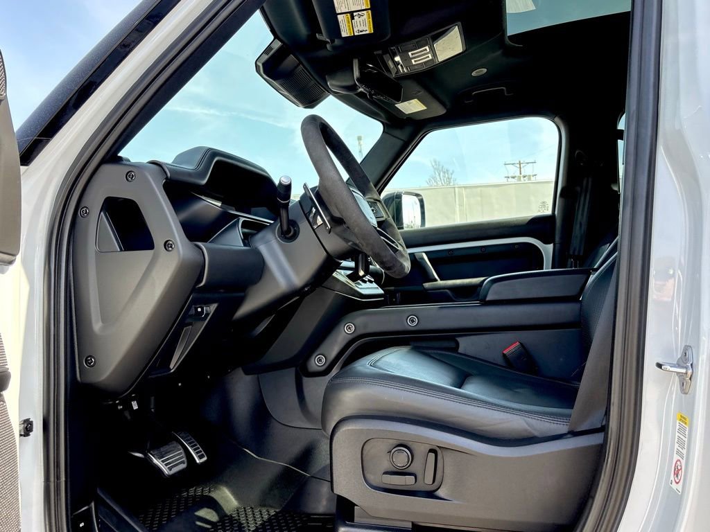 Used 2023 Land Rover Defender 110 V8 image 17