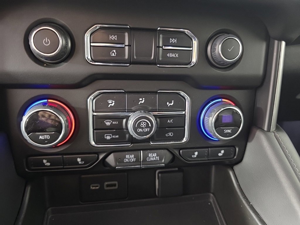 Used 2023 Chevrolet Tahoe Z71 w/ Luxury Package image 21