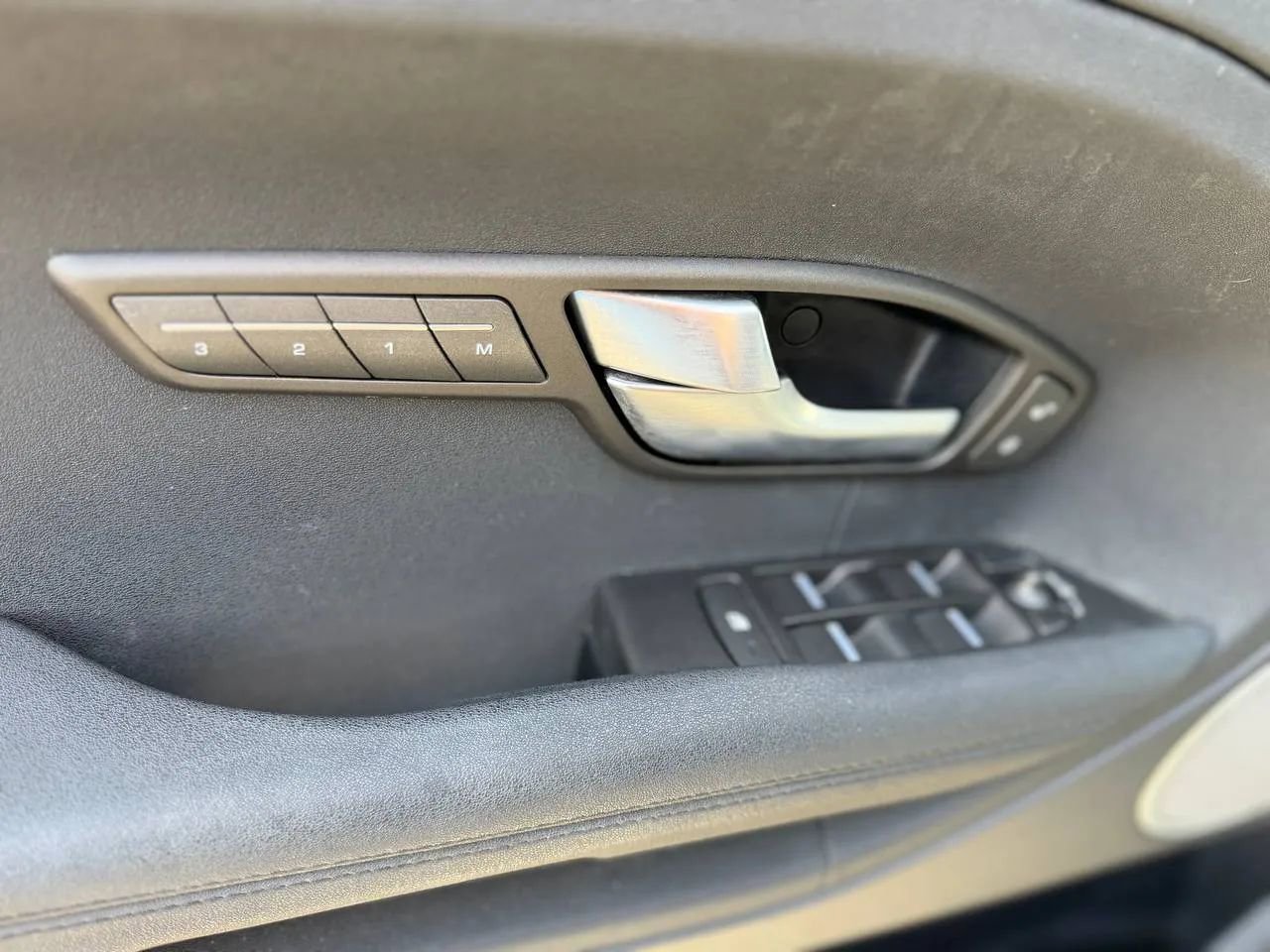 Used 2015 Land Rover Range Rover Evoque Pure image 33