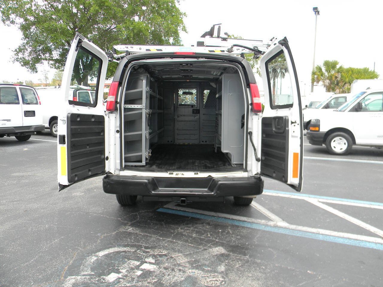 Used 2018 Chevrolet Express 2500 w/ Driver Convenience Package RWD image 14