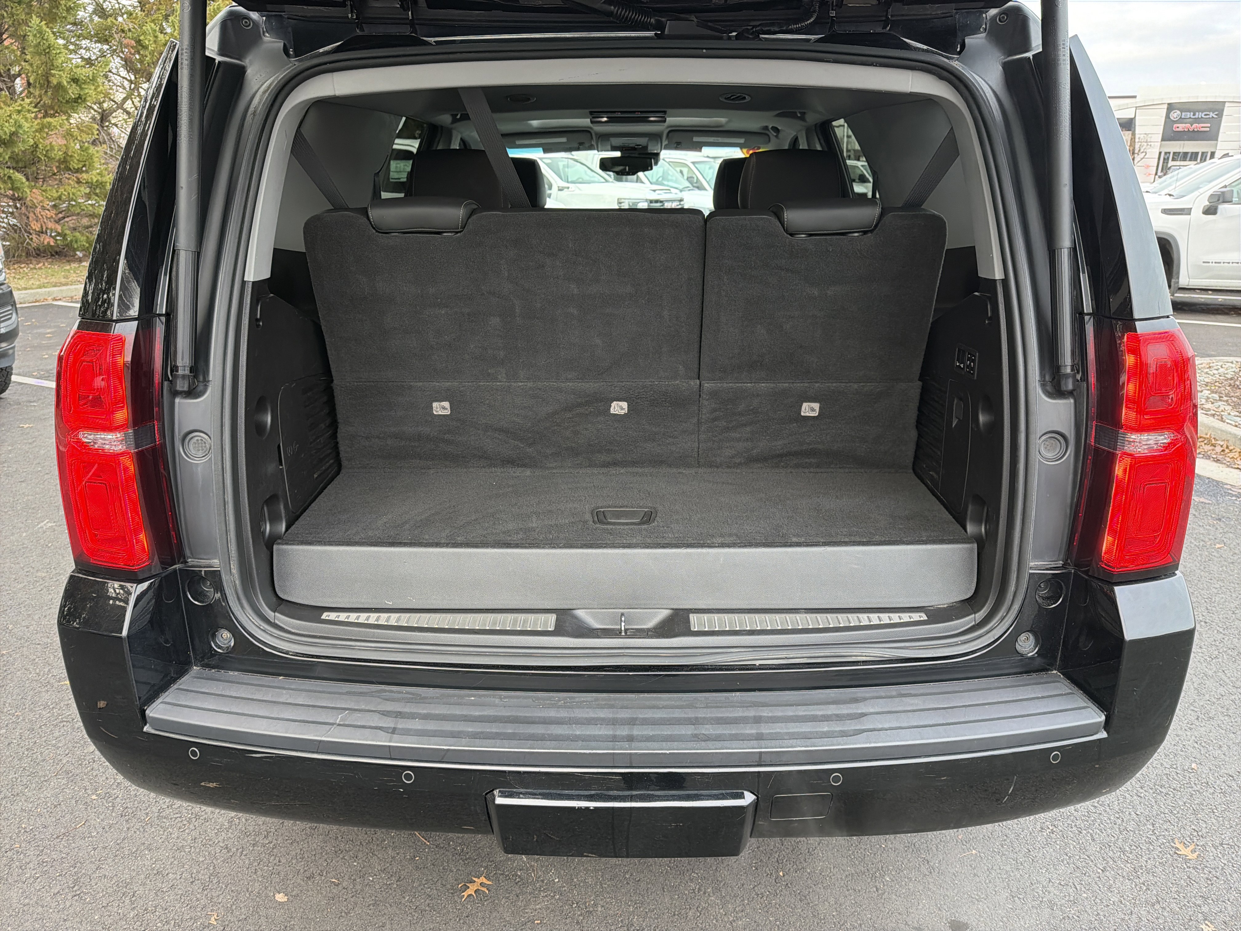 Used 2018 Chevrolet Tahoe Premier image 34