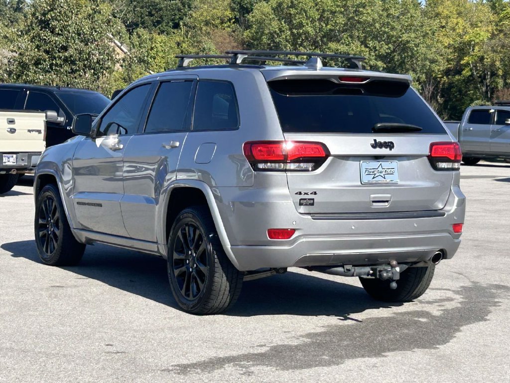 Used 2021 Jeep Grand Cherokee Laredo X AWD/4WD image 5