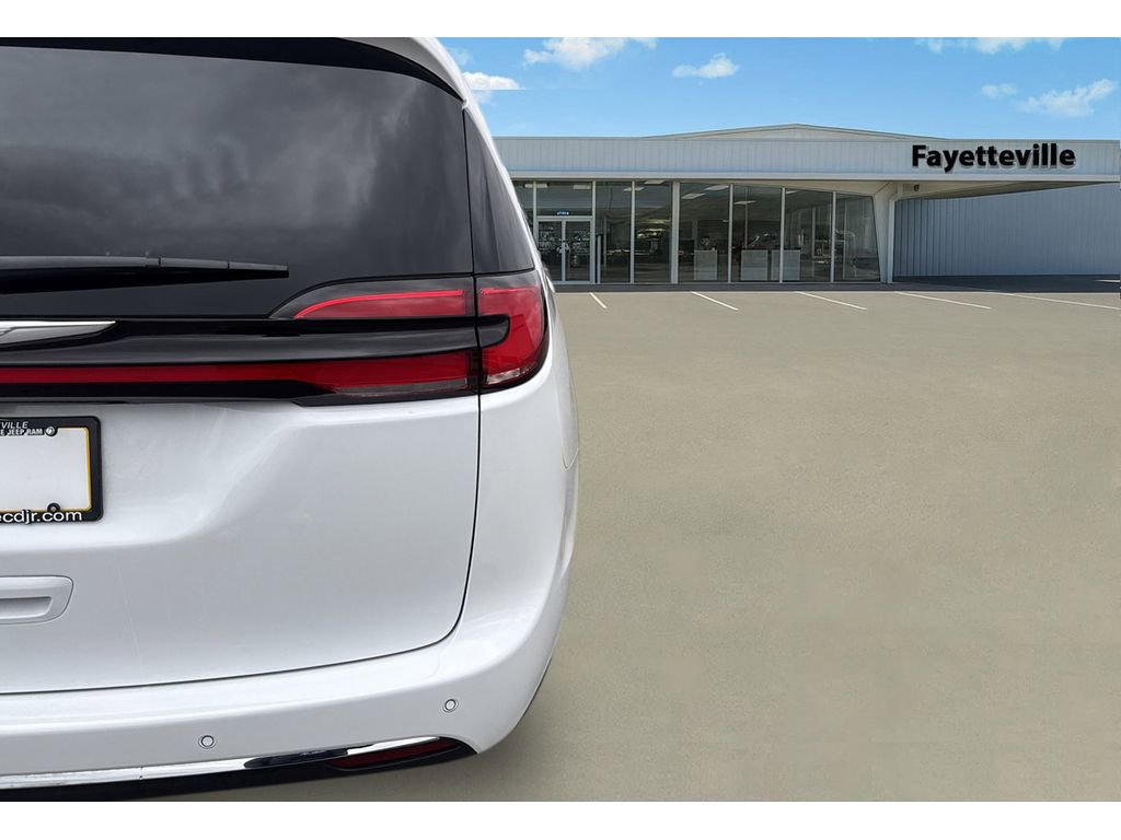 New 2026 Chrysler Pacifica Select image 39