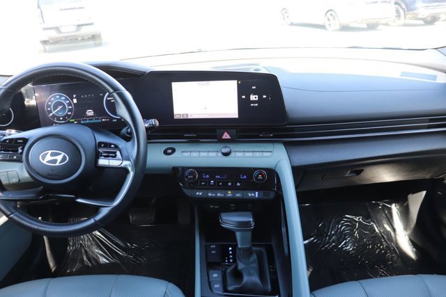 Used 2025 Hyundai Elantra Limited image 14
