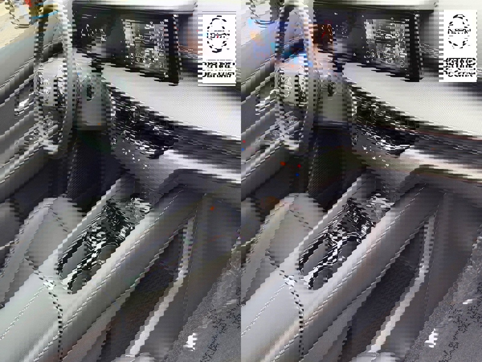 Certified 2025 Nissan Murano SV image 9