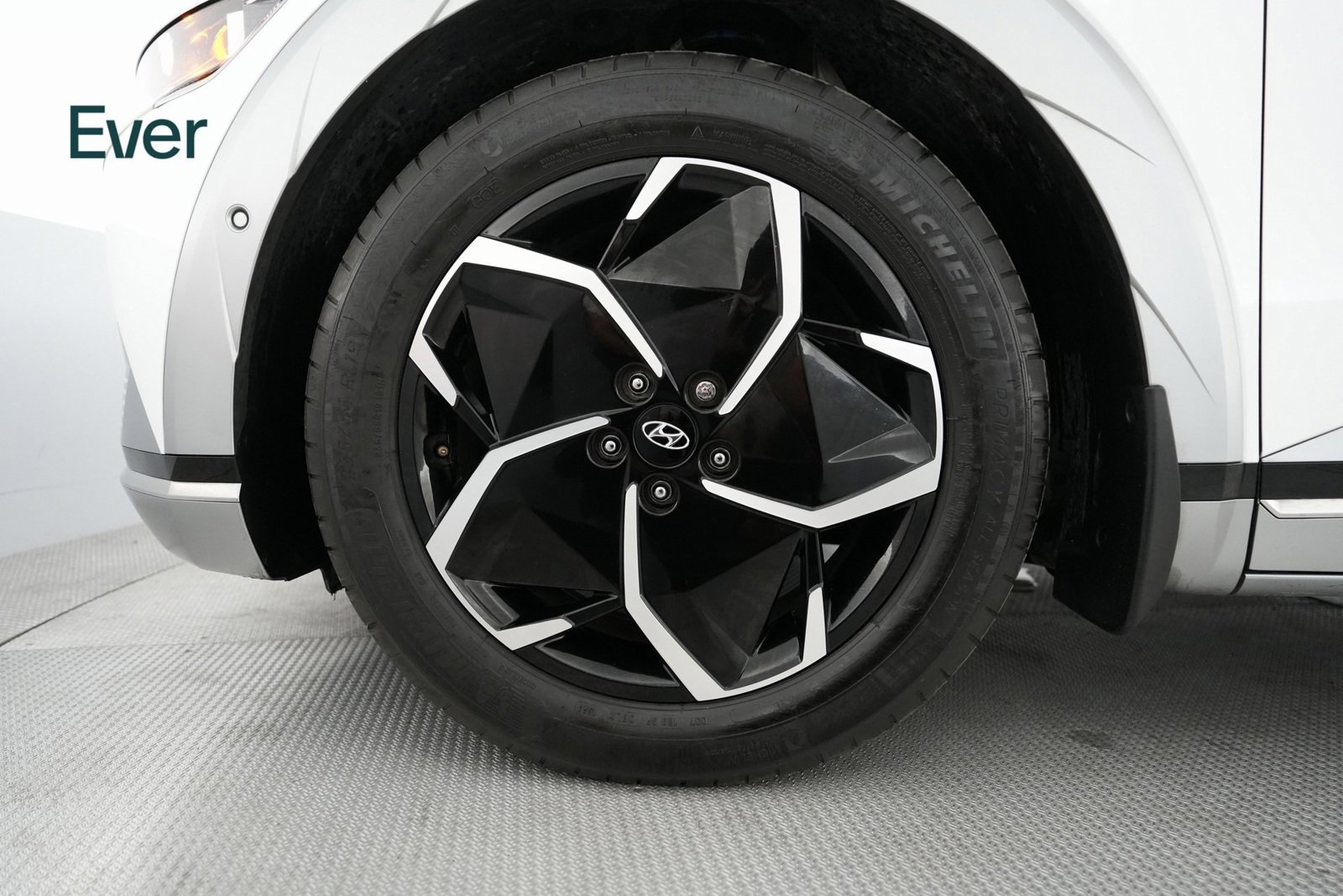 Used 2024 Hyundai Ioniq 5 Limited image 18