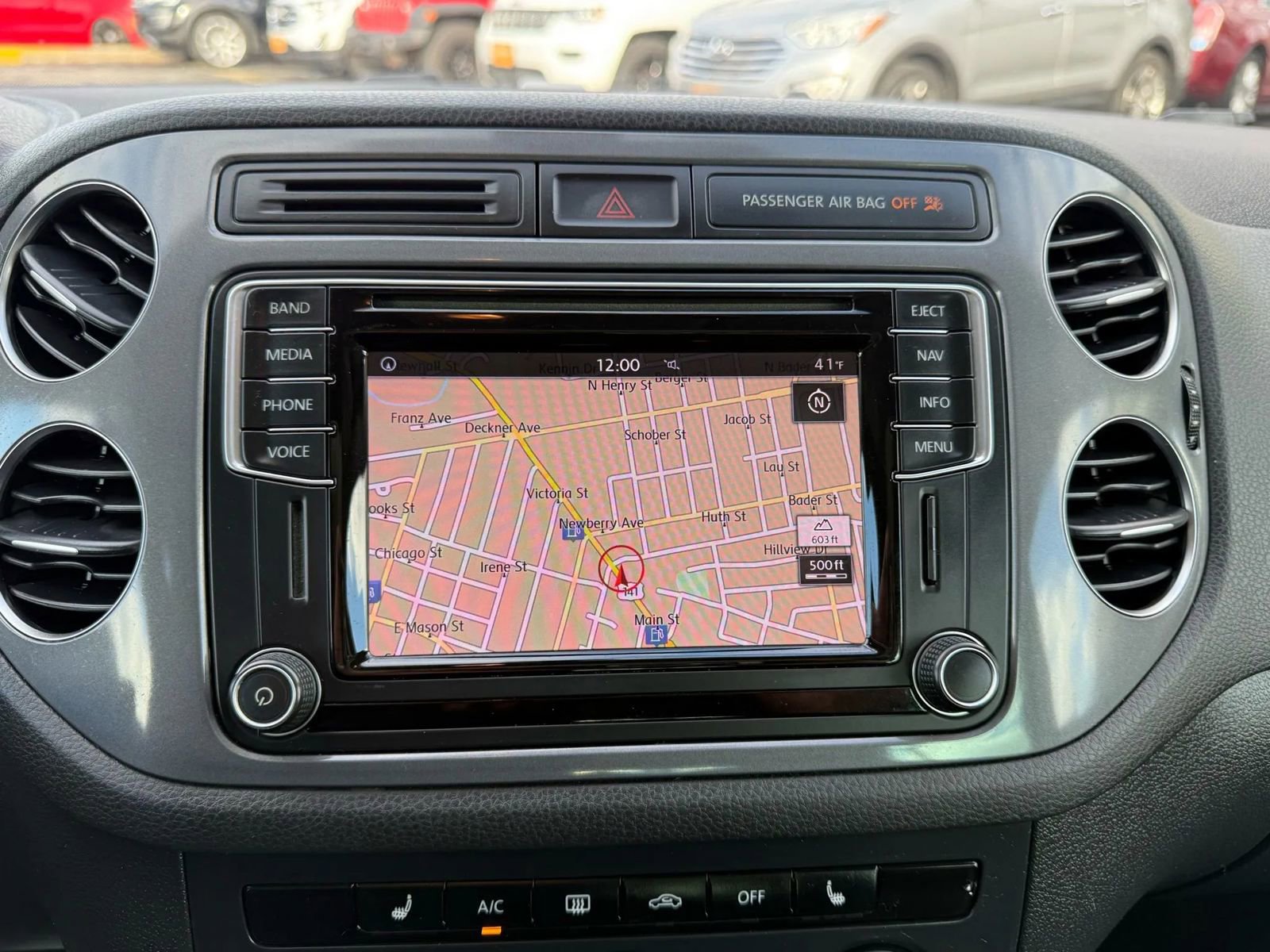 Used 2016 Volkswagen Tiguan SE image 22