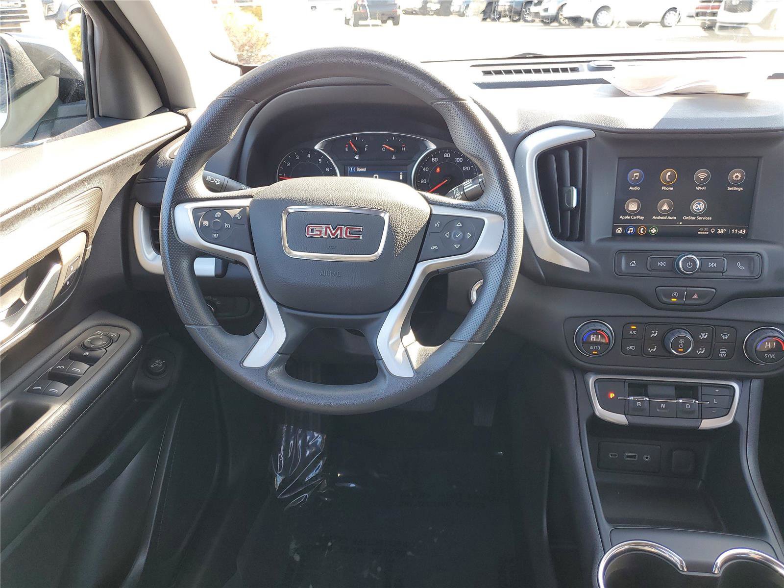 Used 2024 GMC Terrain SLE w/ Driver Convenience Package image 12