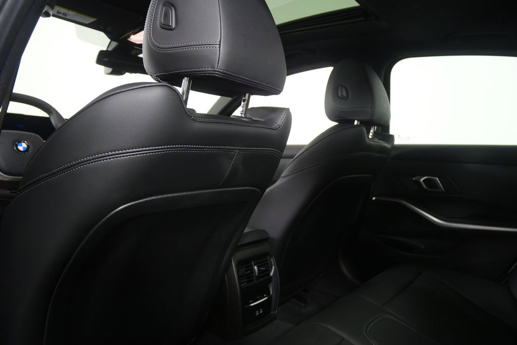 Used 2025 BMW 330i Sedan RWD image 15