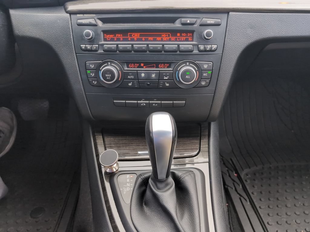 Used 2013 BMW 128i Convertible RWD image 9