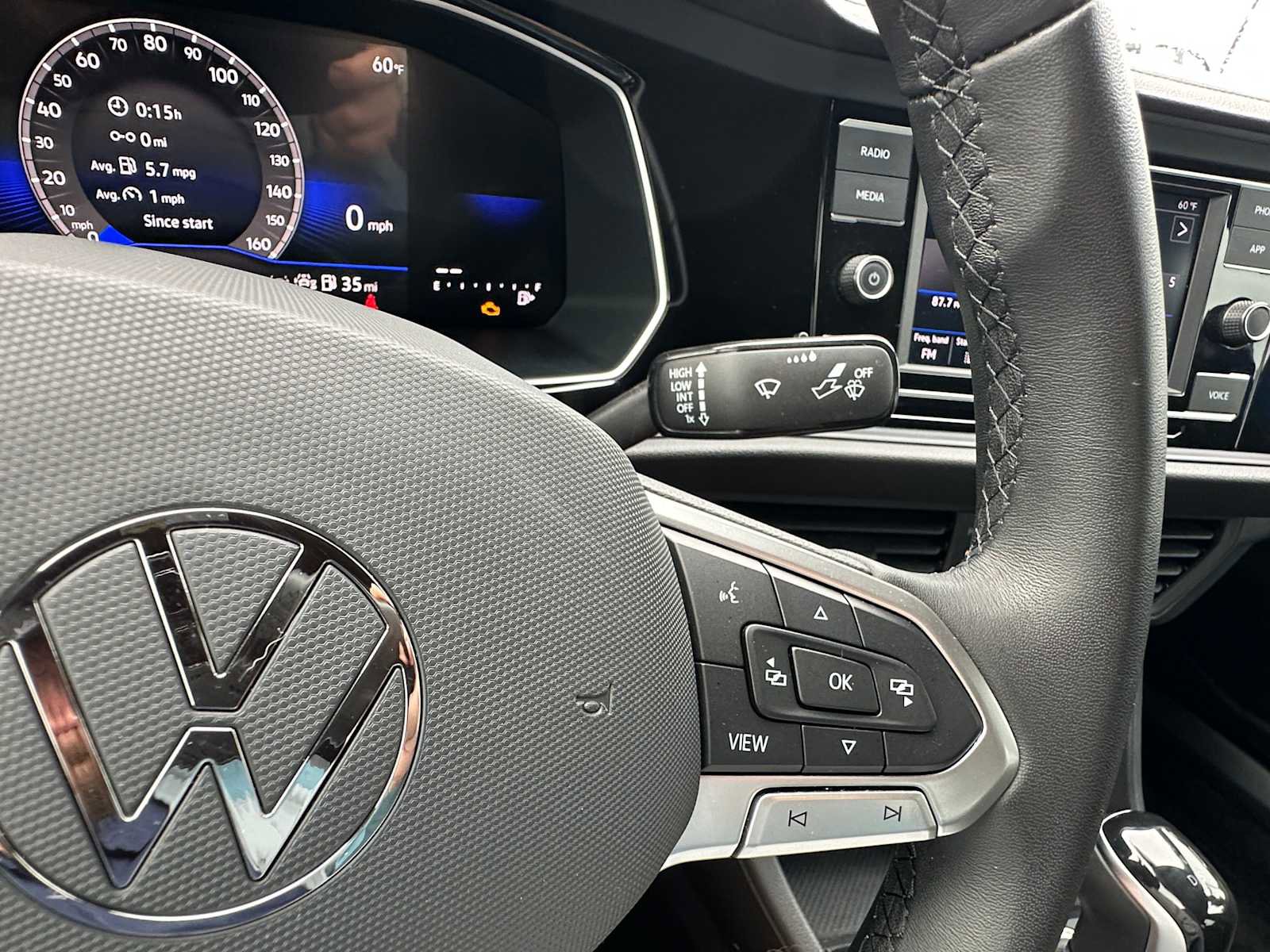 Used 2024 Volkswagen Jetta Sport image 31