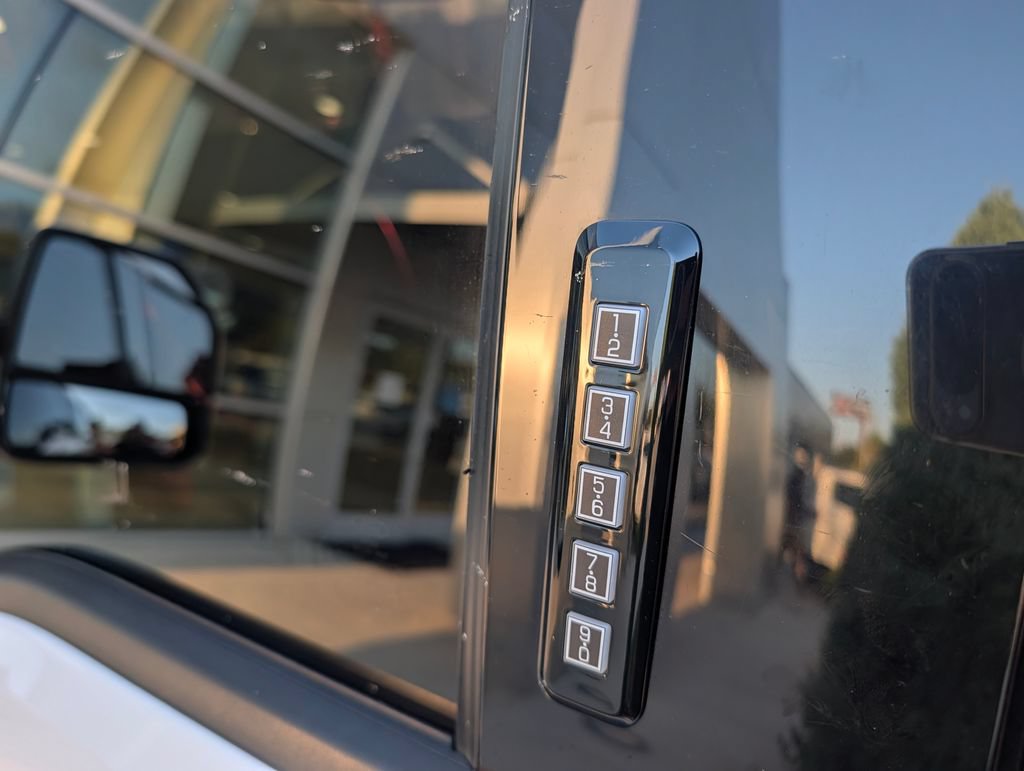 Used 2024 Ford F350 Lariat AWD/4WD image 7