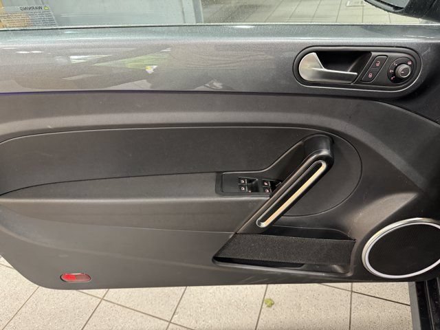 Used 2019 Volkswagen Beetle 2.0T SE FWD image 27