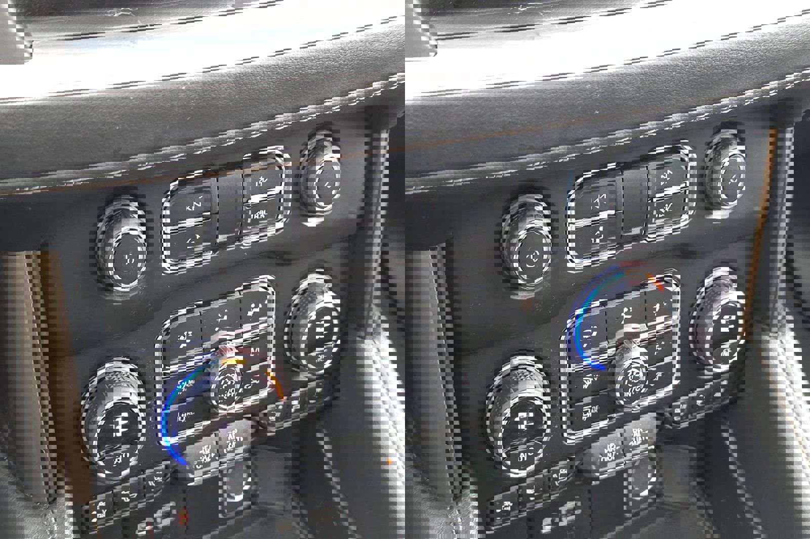 Used 2022 Chevrolet Suburban High Country w/ Premium Package AWD/4WD image 25