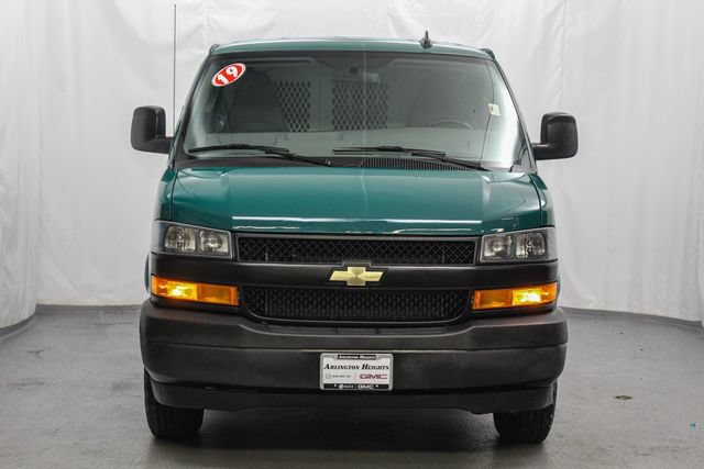 Used 2019 Chevrolet Express 3500 w/ Driver Convenience Package RWD image 4