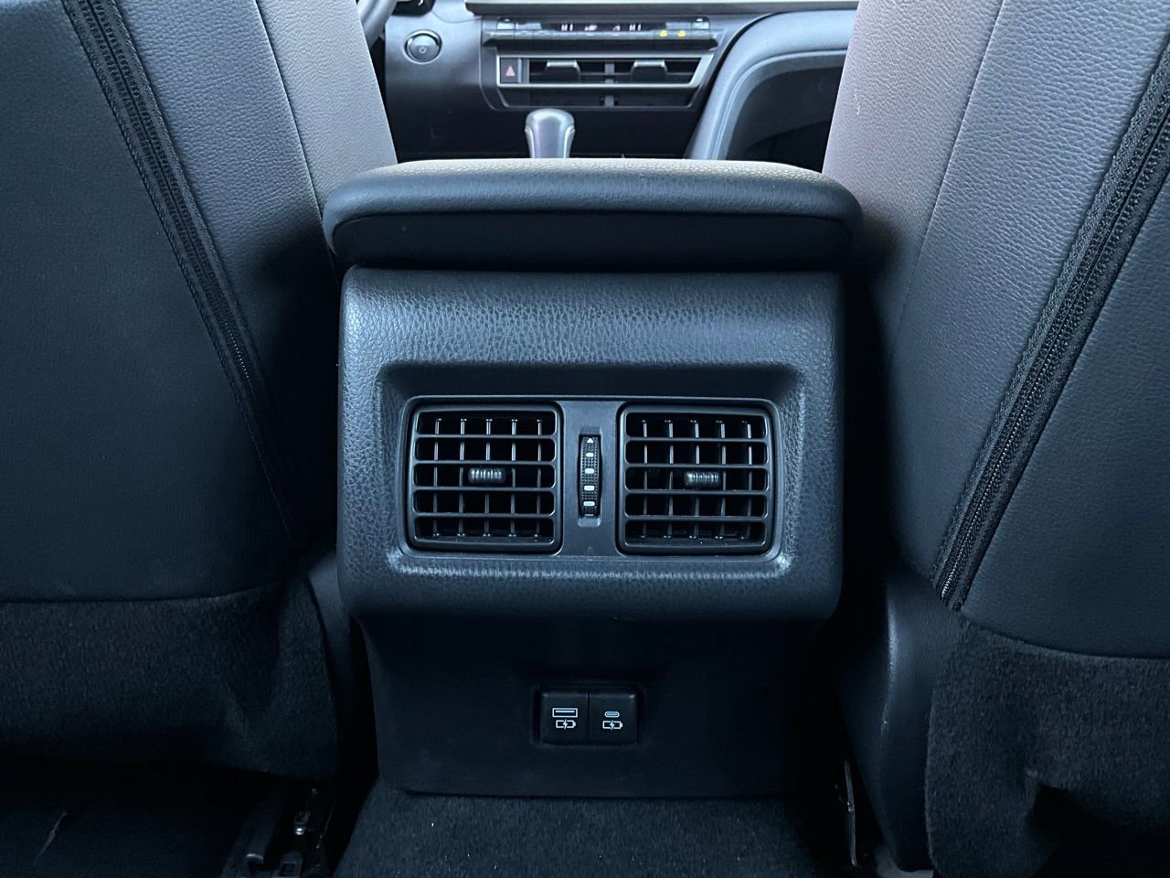 Used 2025 Toyota Camry SE image 13